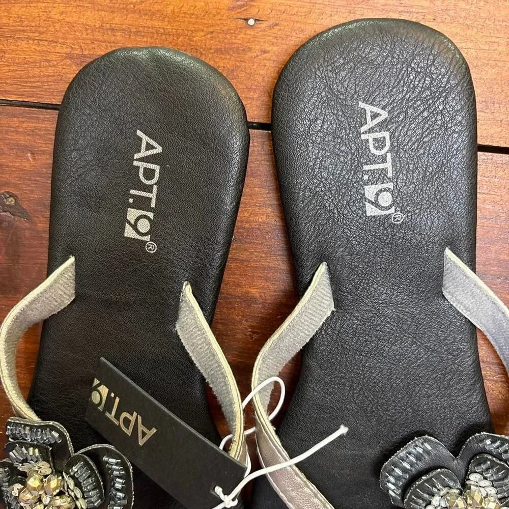 Apt-9 Women's Black and Brown Flipflops
